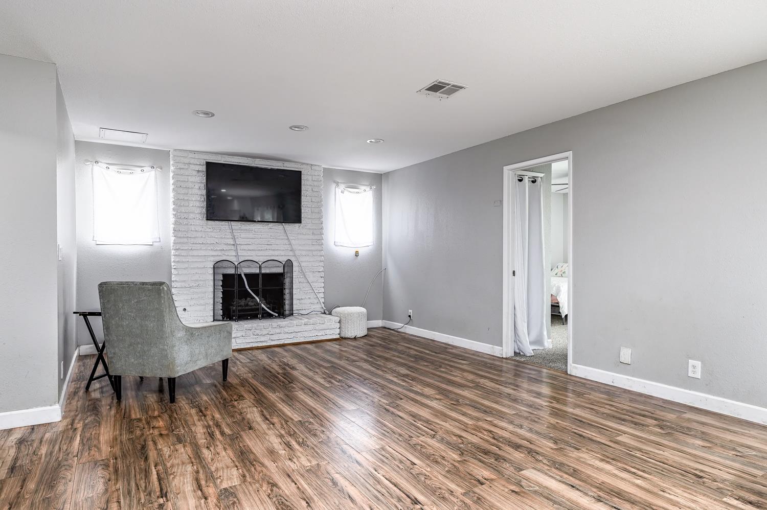 1248 Ashland Dr, Lemoore, CA 93245