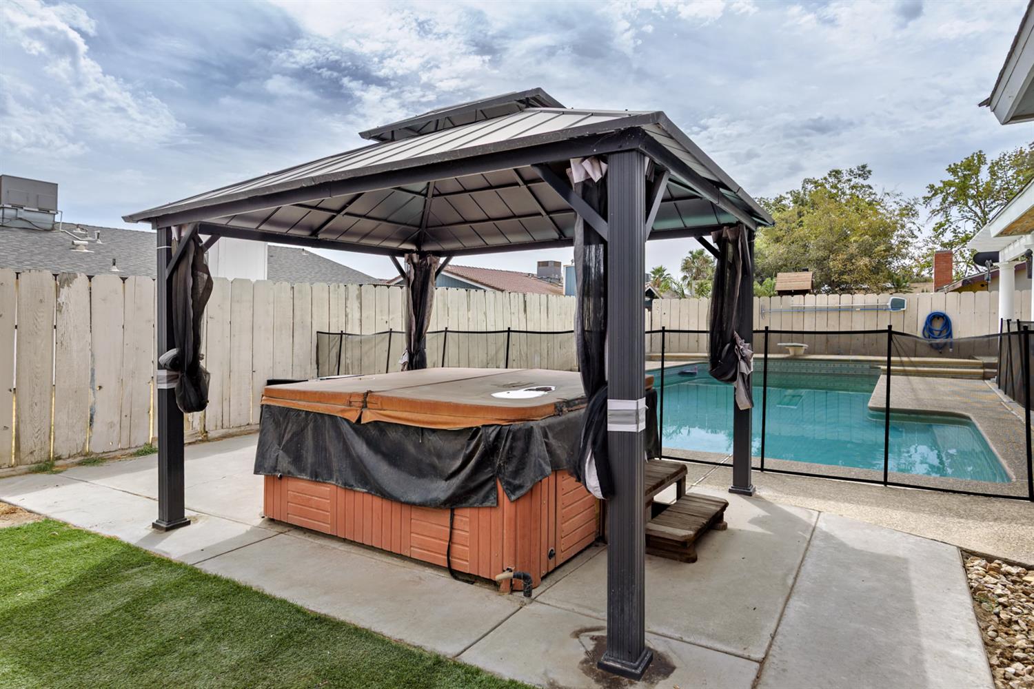1248 Ashland Dr, Lemoore, CA 93245