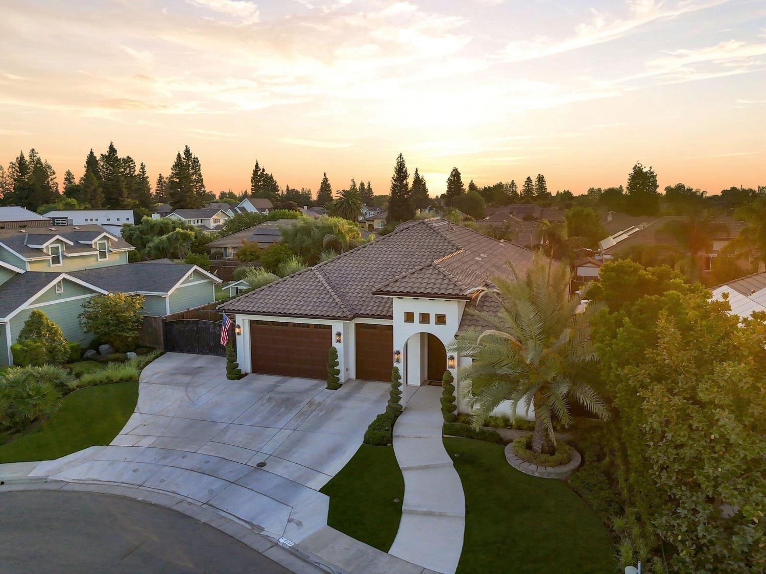 2553 21St Ave, Kingsburg, CA 93631