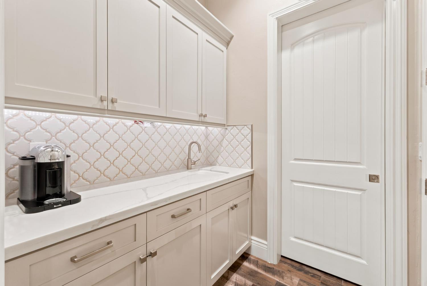 2553 21St Ave, Kingsburg, CA 93631