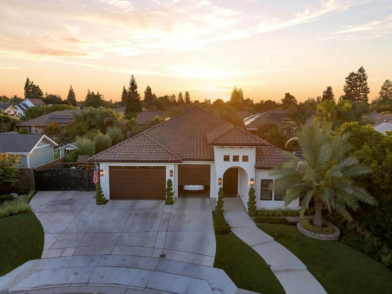 2553 21St Ave, Kingsburg, CA 93631