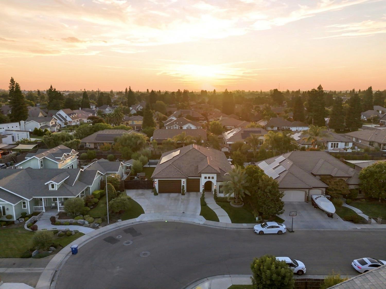 2553 21St Ave, Kingsburg, CA 93631