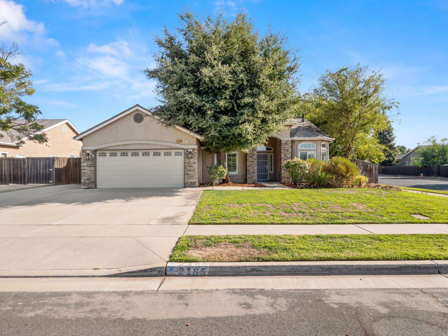 2185 Oak Ave, Sanger, CA 93657