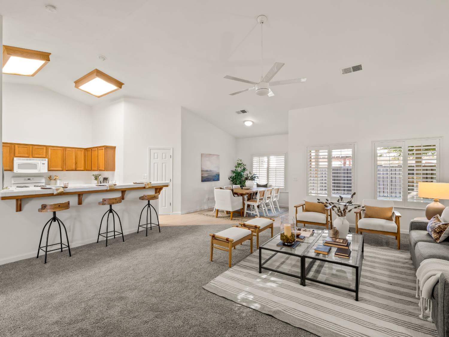 2185 Oak Ave, Sanger, CA 93657