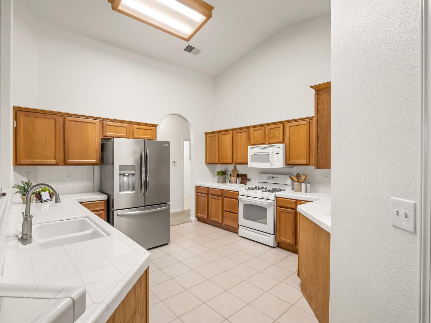 2185 Oak Ave, Sanger, CA 93657