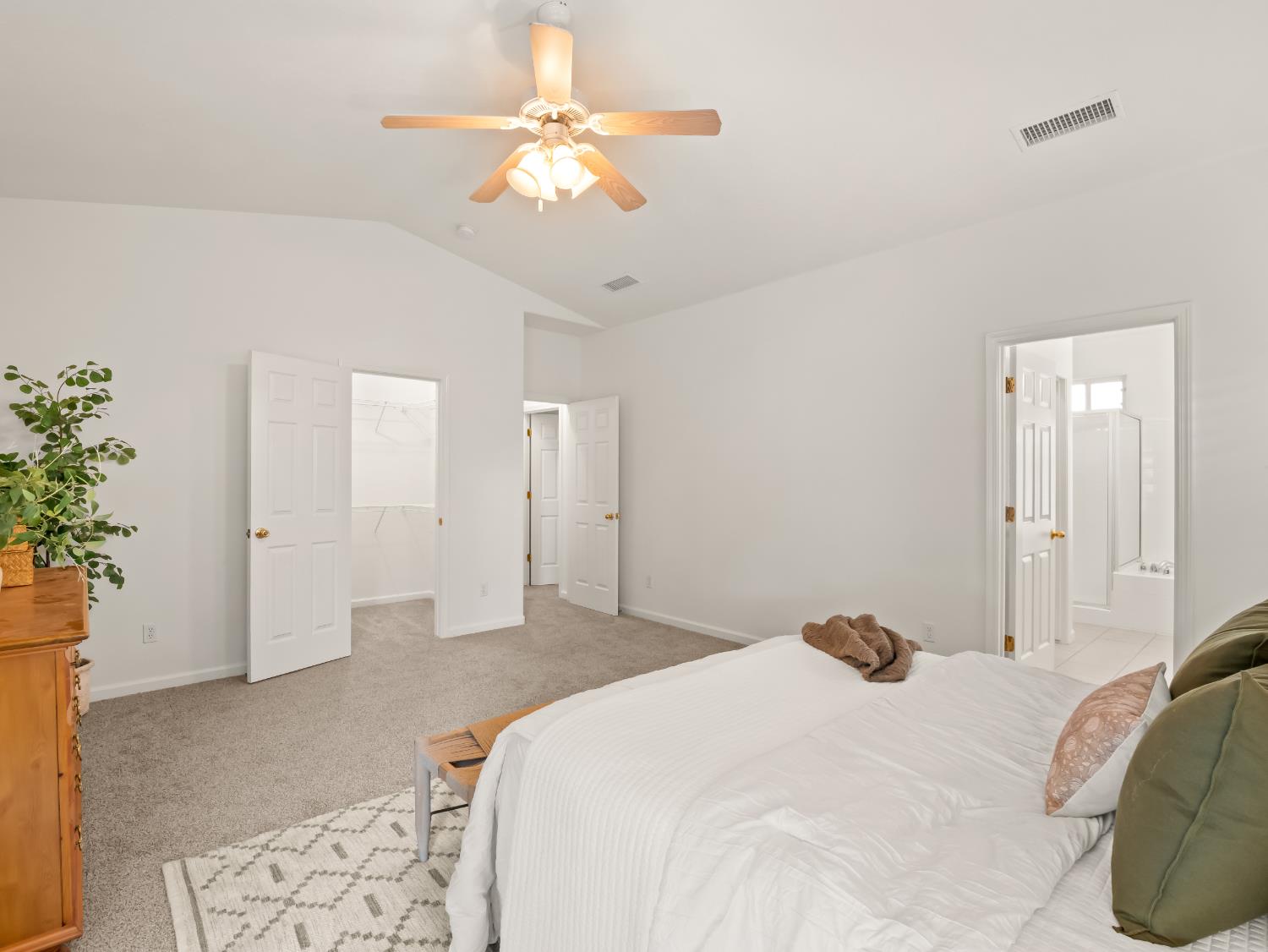 2185 Oak Ave, Sanger, CA 93657