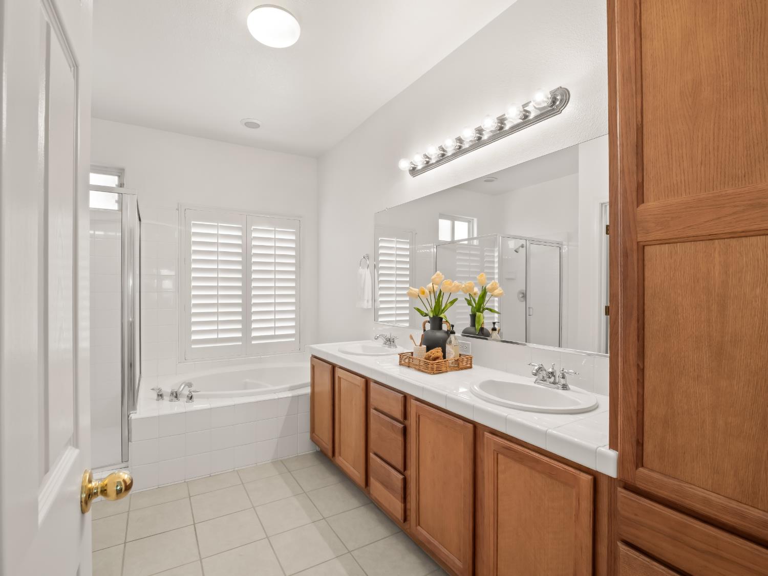 2185 Oak Ave, Sanger, CA 93657