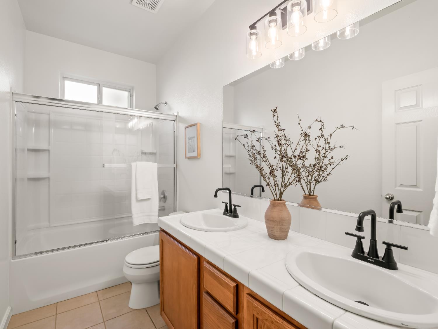 2185 Oak Ave, Sanger, CA 93657