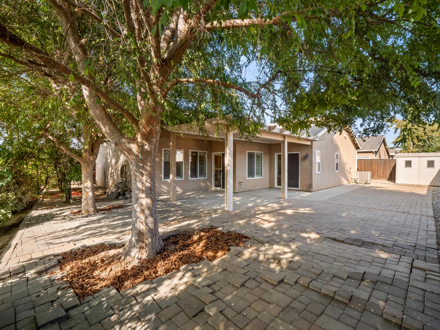 2185 Oak Ave, Sanger, CA 93657