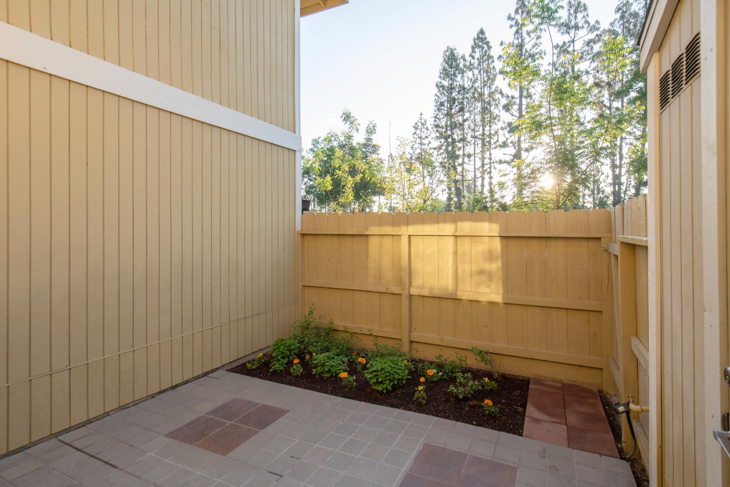 4885 N Backer Ave #151, Fresno, CA 93726