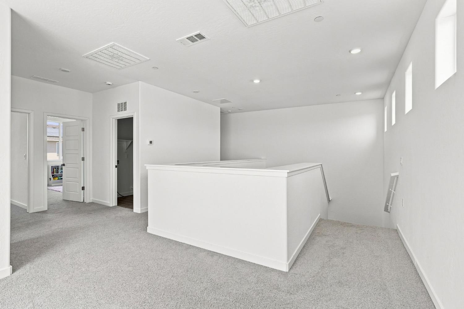 527 Vanderbilt Dr, Lemoore, CA 93245
