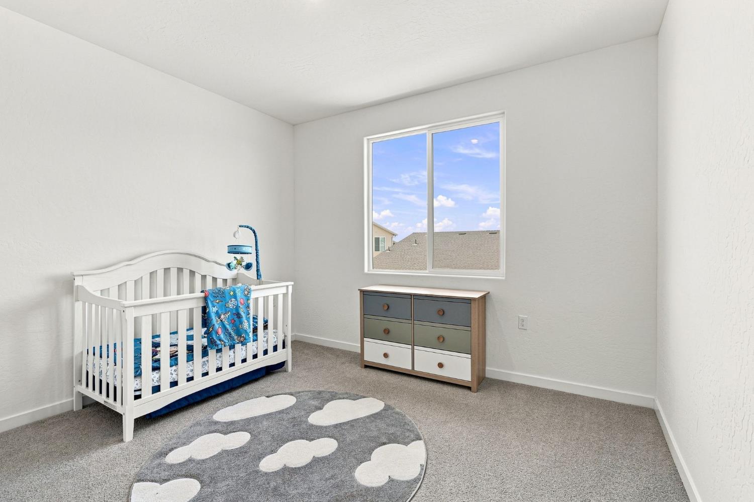 527 Vanderbilt Dr, Lemoore, CA 93245