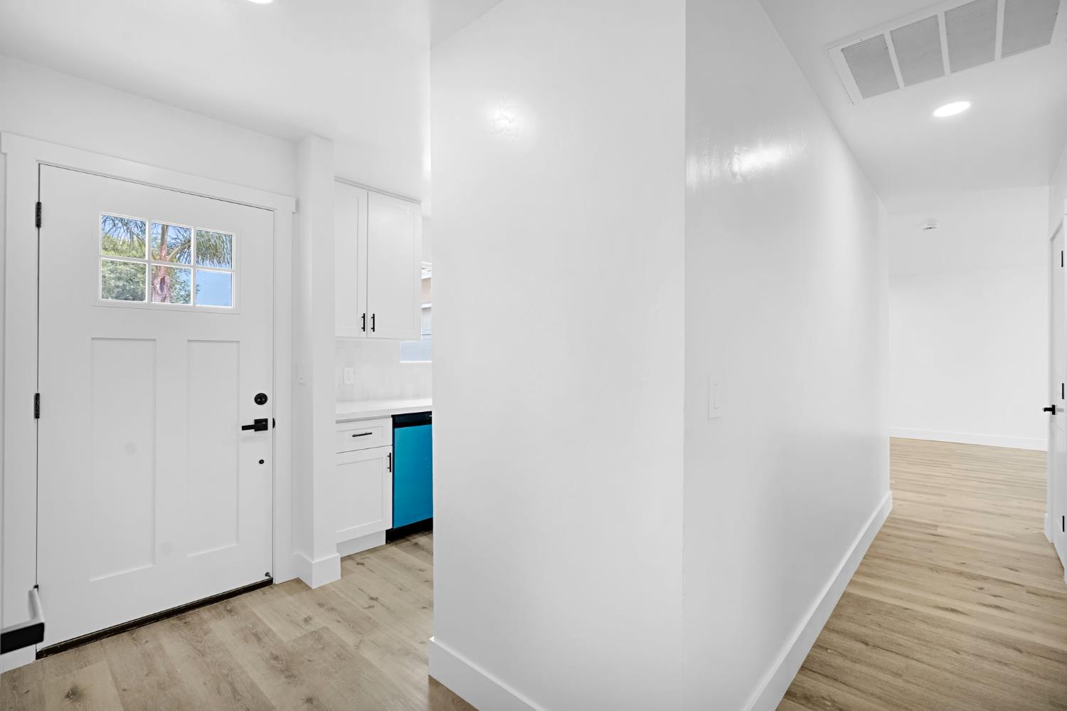1206 S 12Th Ave, Hanford, CA 93230