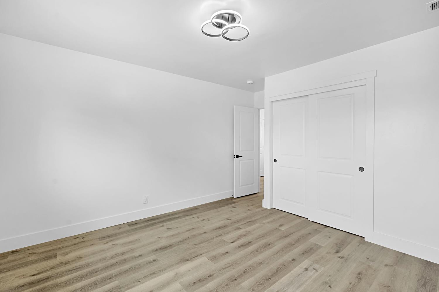 1206 S 12Th Ave, Hanford, CA 93230
