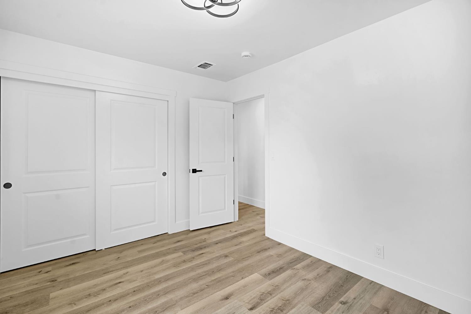 1206 S 12Th Ave, Hanford, CA 93230