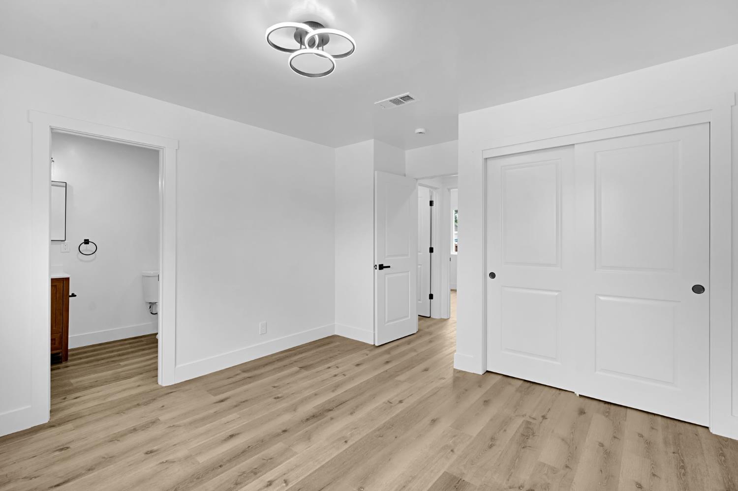 1206 S 12Th Ave, Hanford, CA 93230