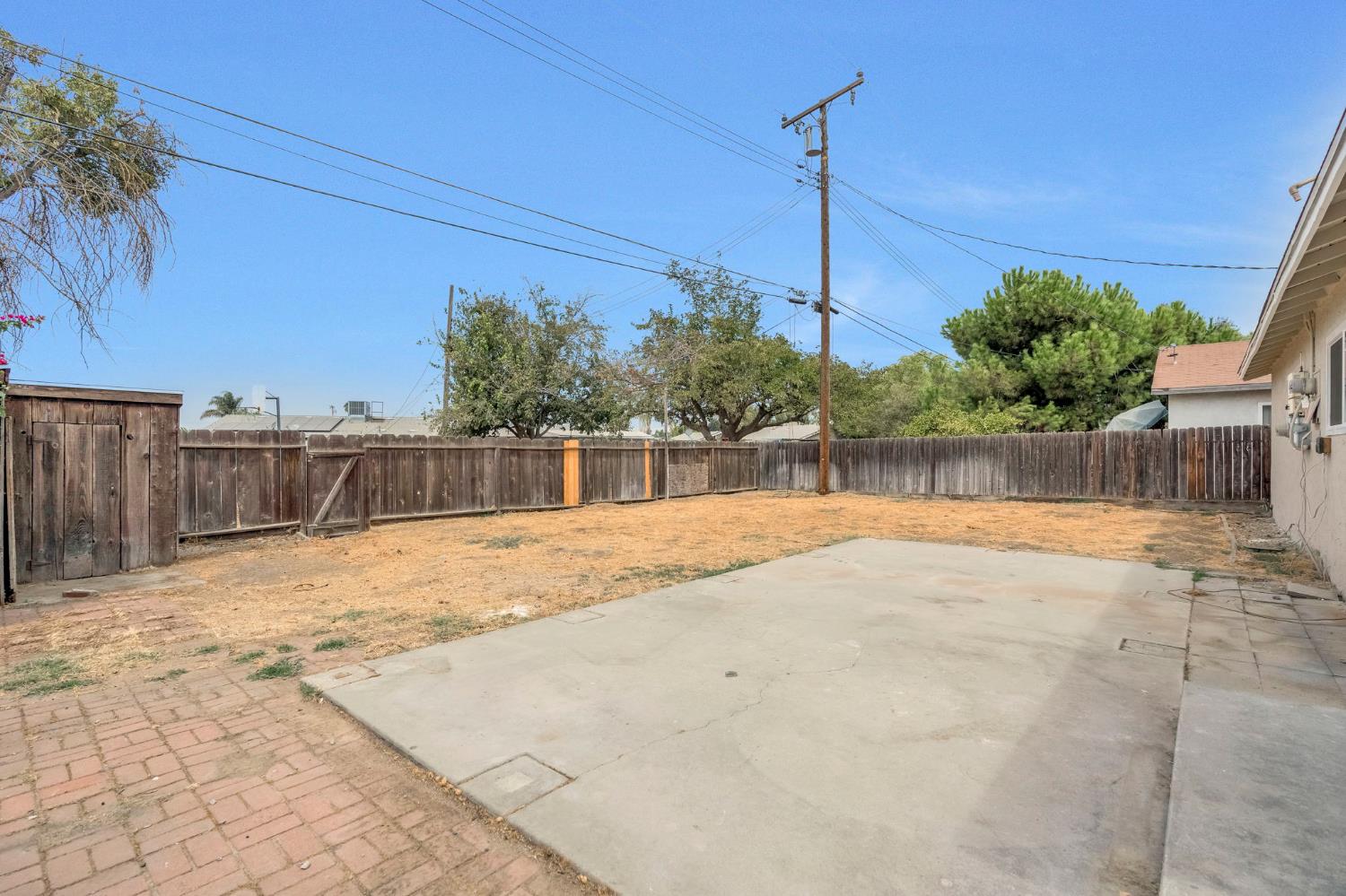 1206 S 12Th Ave, Hanford, CA 93230