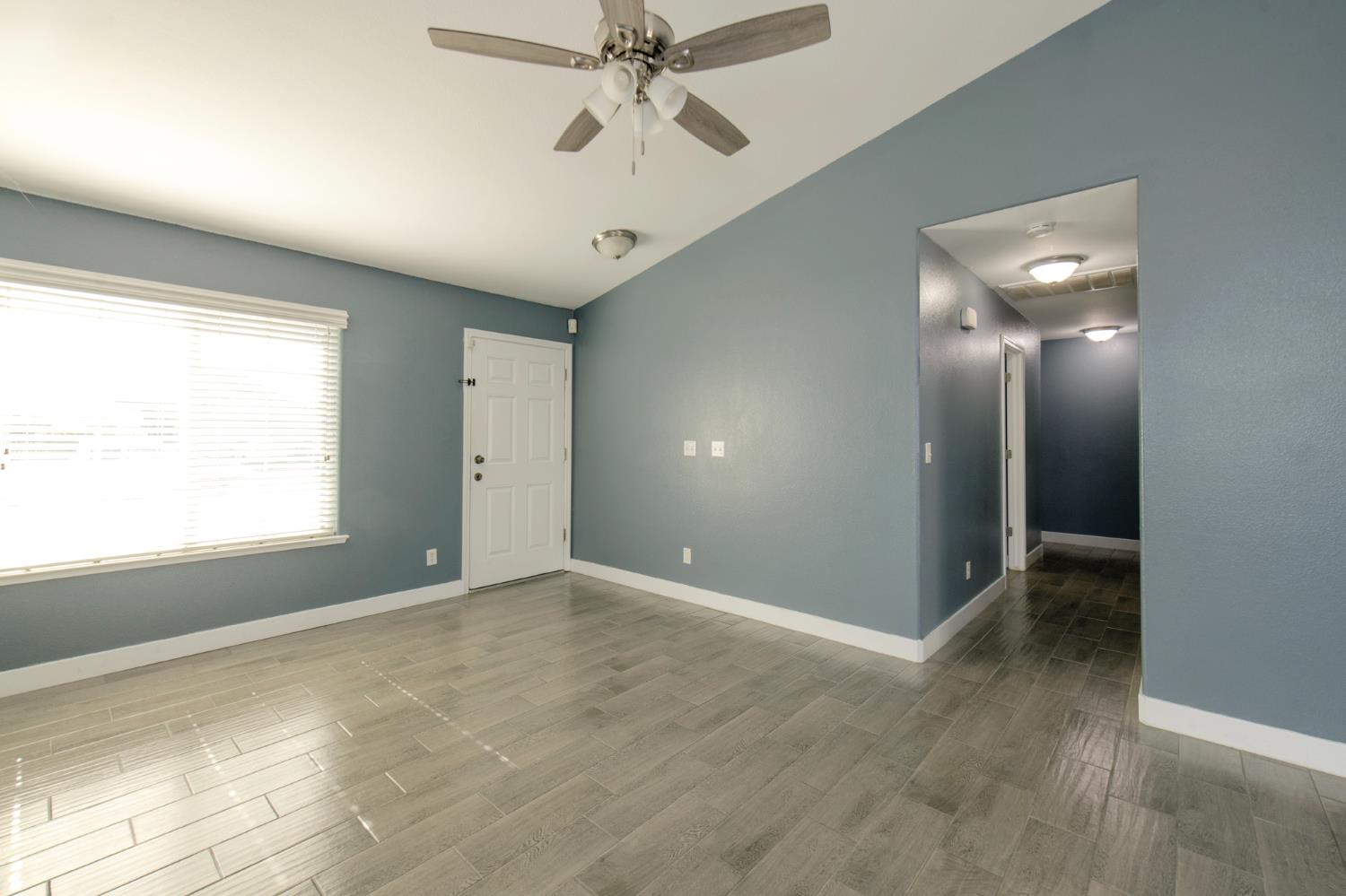 2366 S Sabre Ave, Fresno, CA 93727
