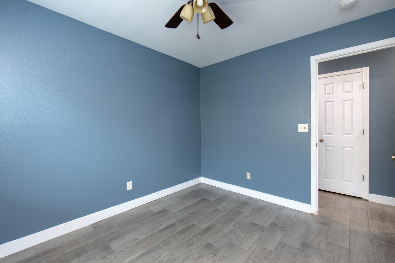 2366 S Sabre Ave, Fresno, CA 93727