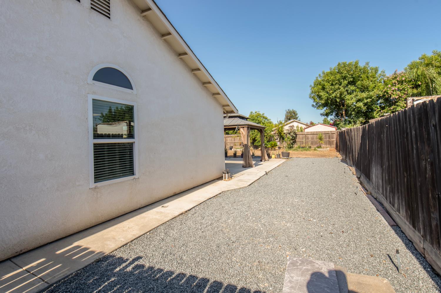 2366 S Sabre Ave, Fresno, CA 93727