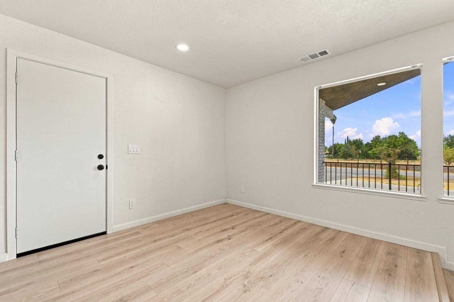 36080 Montrose Pl, Madera, CA 93636
