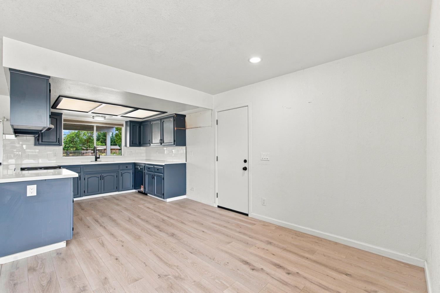 36080 Montrose Pl, Madera, CA 93636