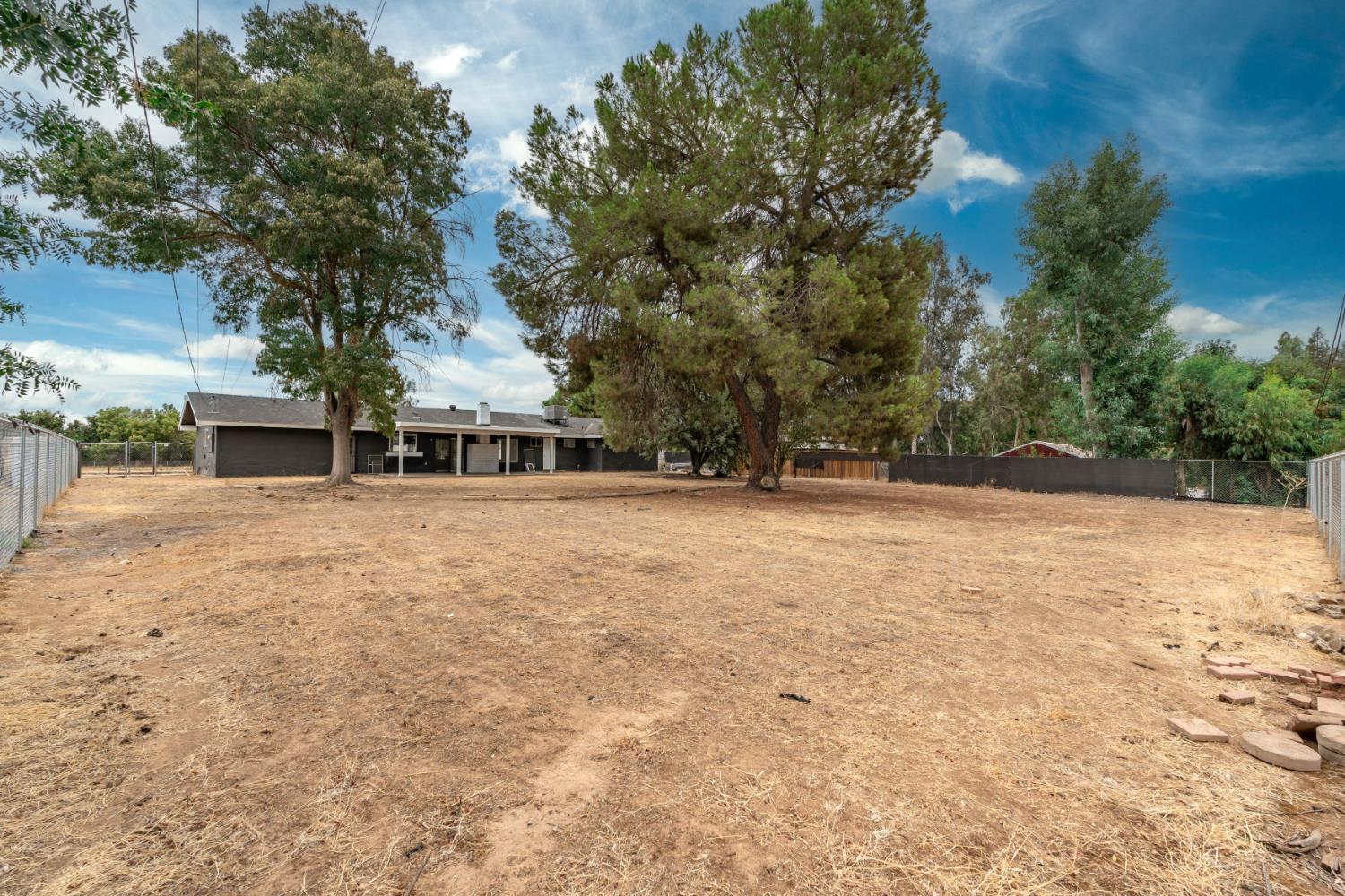 36080 Montrose Pl, Madera, CA 93636