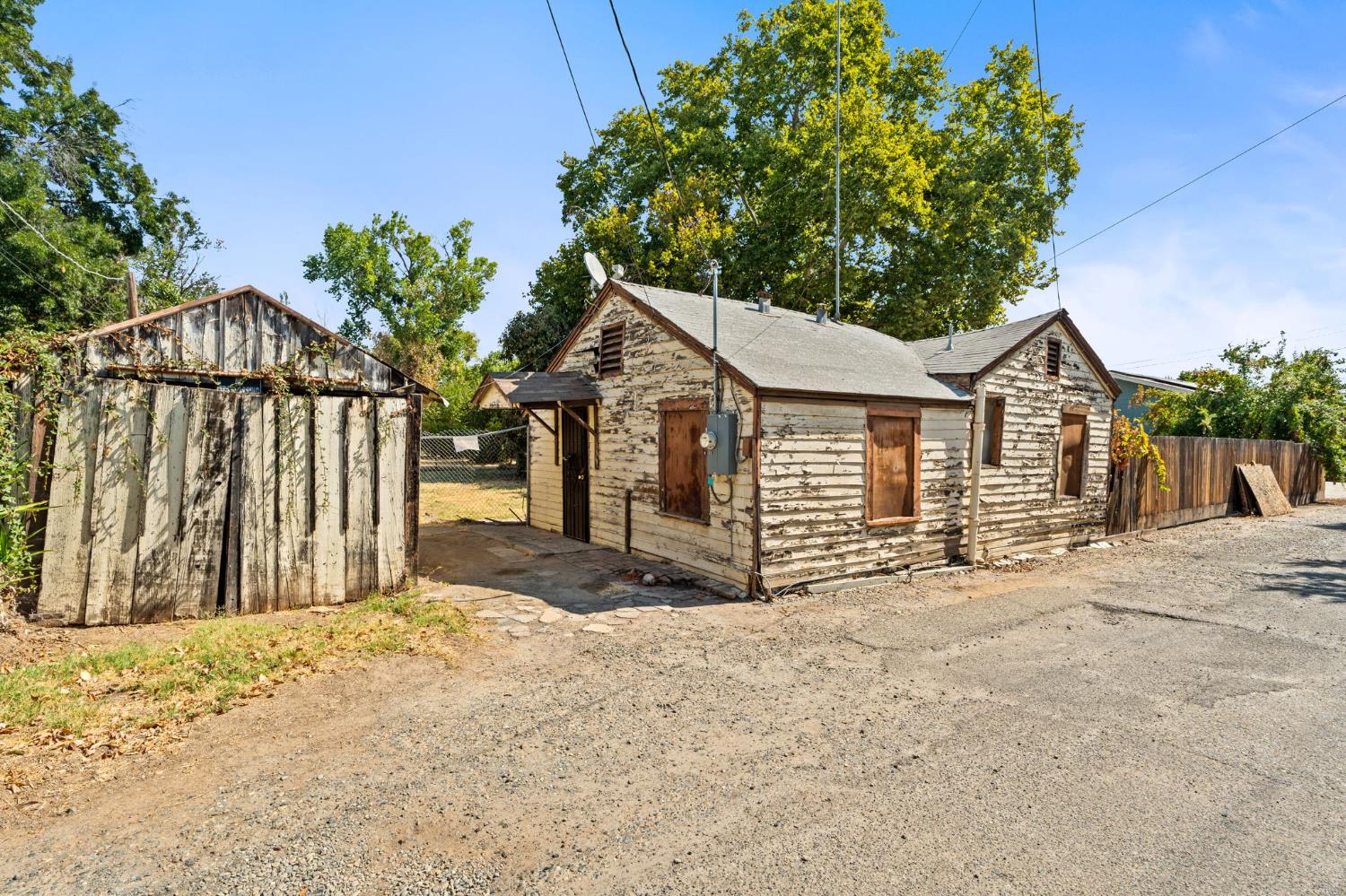 242 W 28th St, Merced, CA 95340