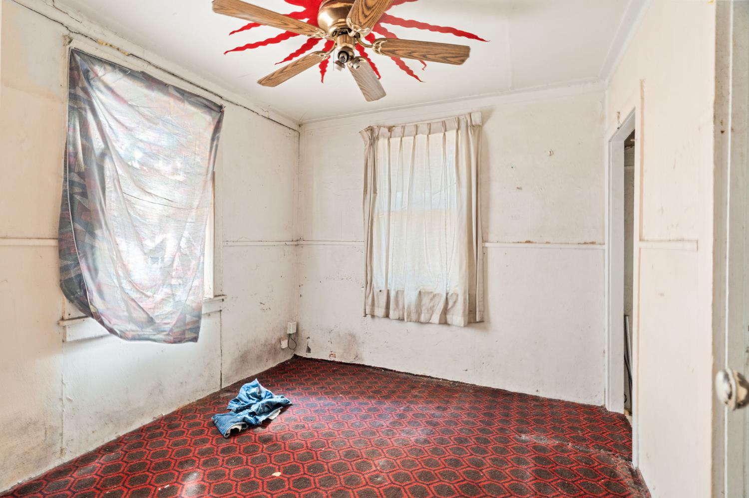 242 W 28th St, Merced, CA 95340
