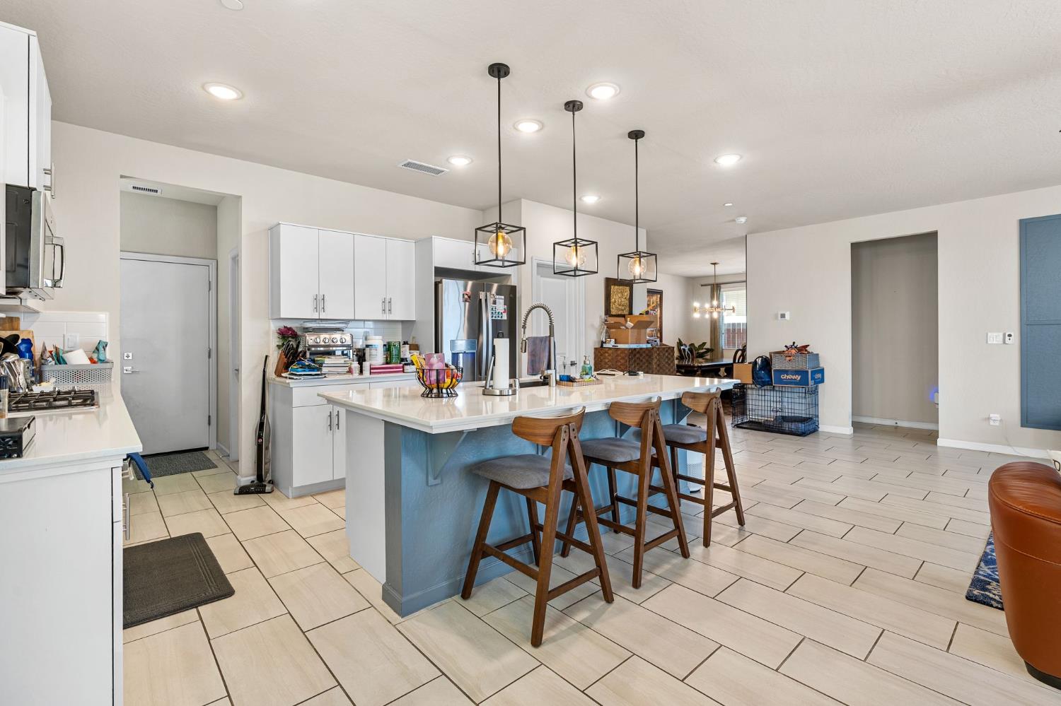 989 Spring St W, Madera, CA 93636