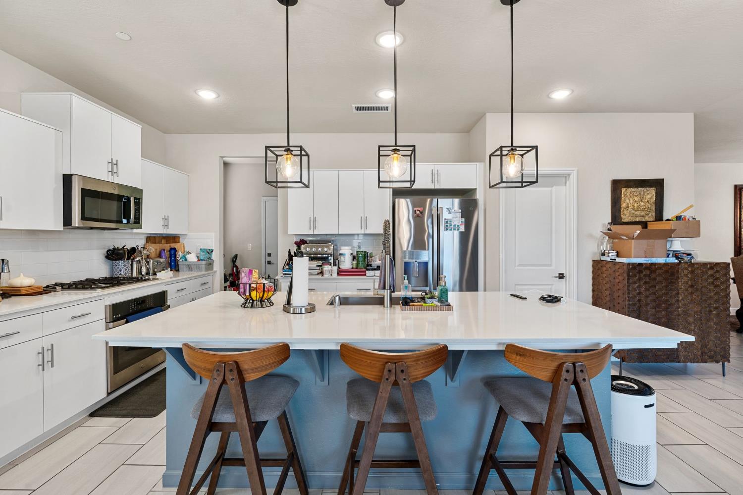 989 Spring St W, Madera, CA 93636