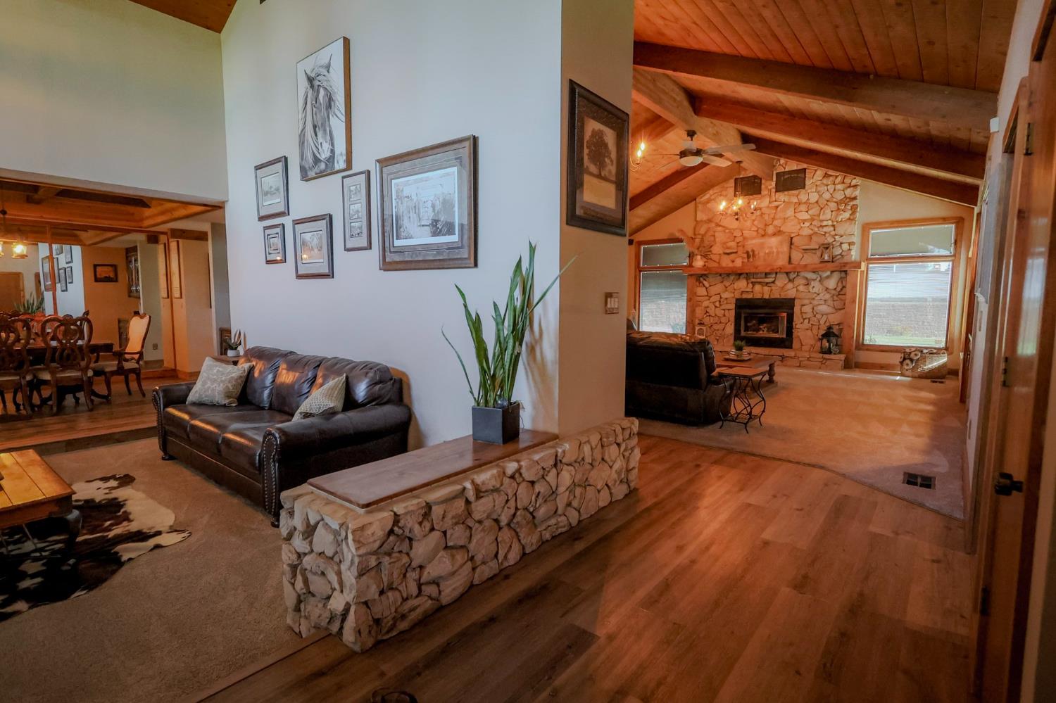 12612 Avenue 392, Cutler, CA 93615