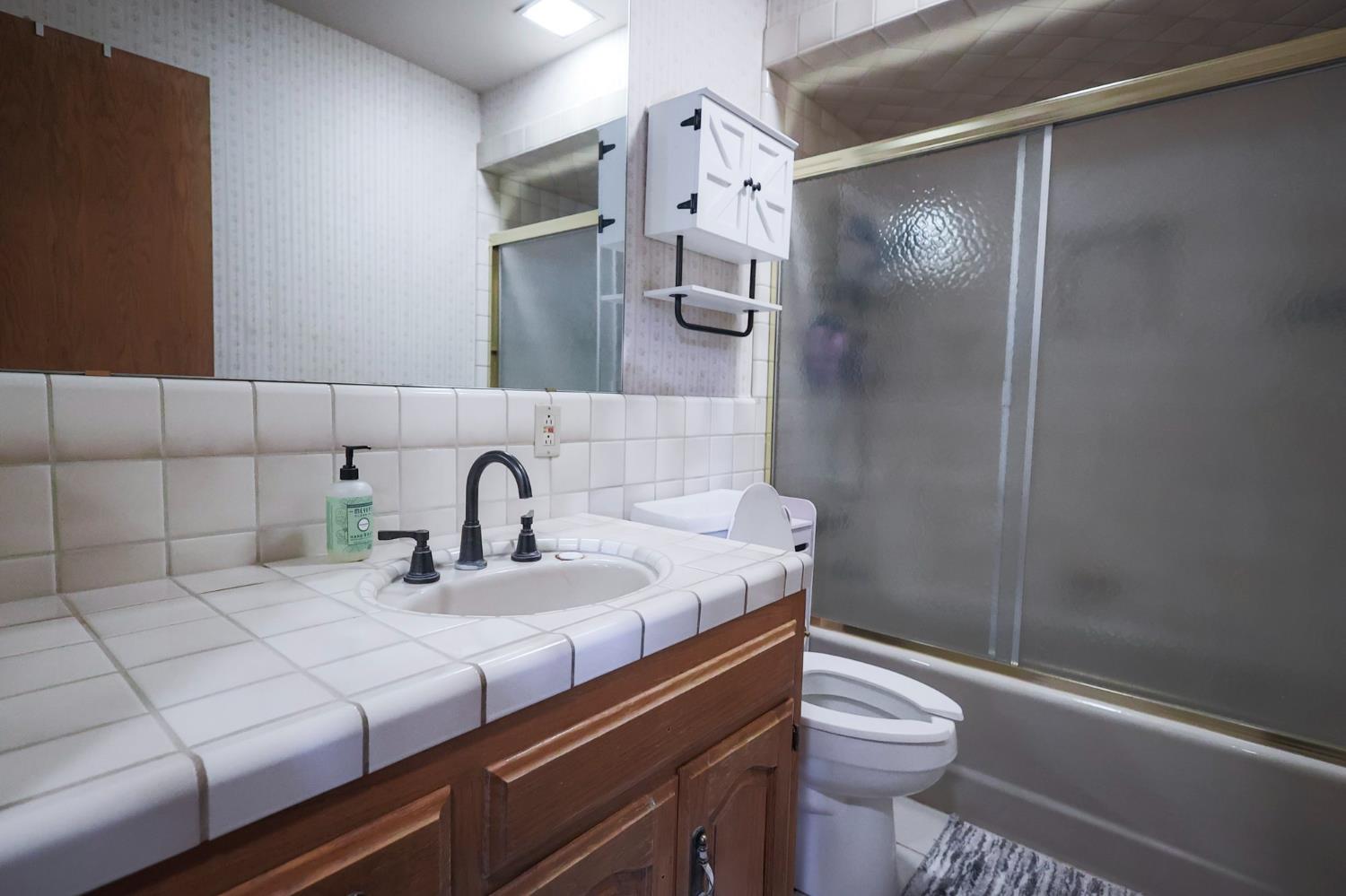 12612 Avenue 392, Cutler, CA 93615