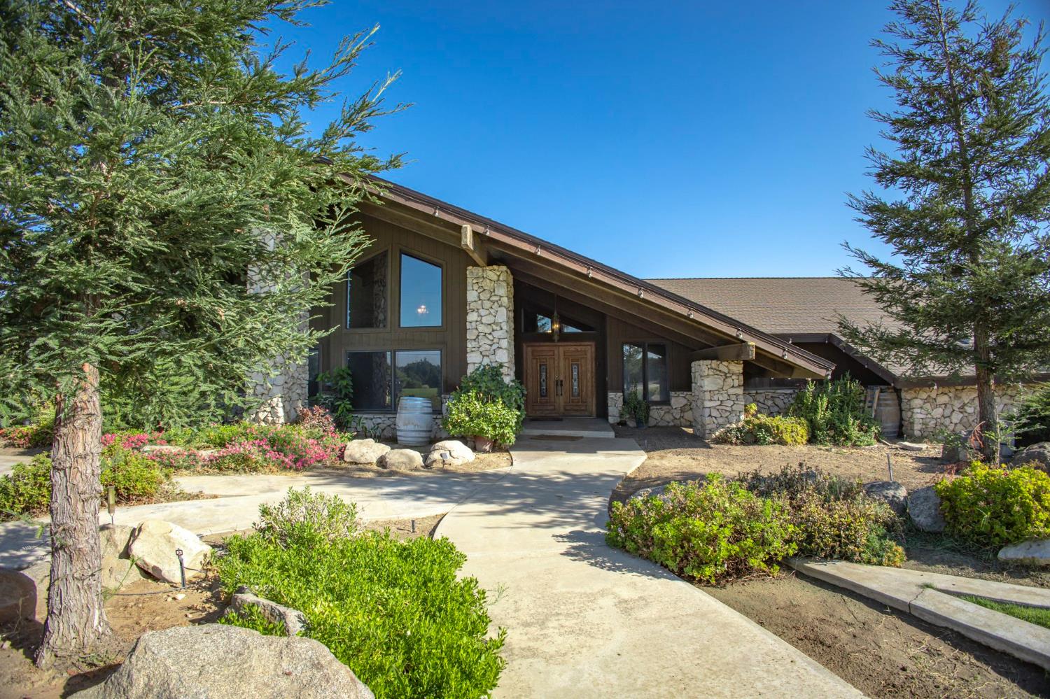 12612 Avenue 392, Cutler, CA 93615