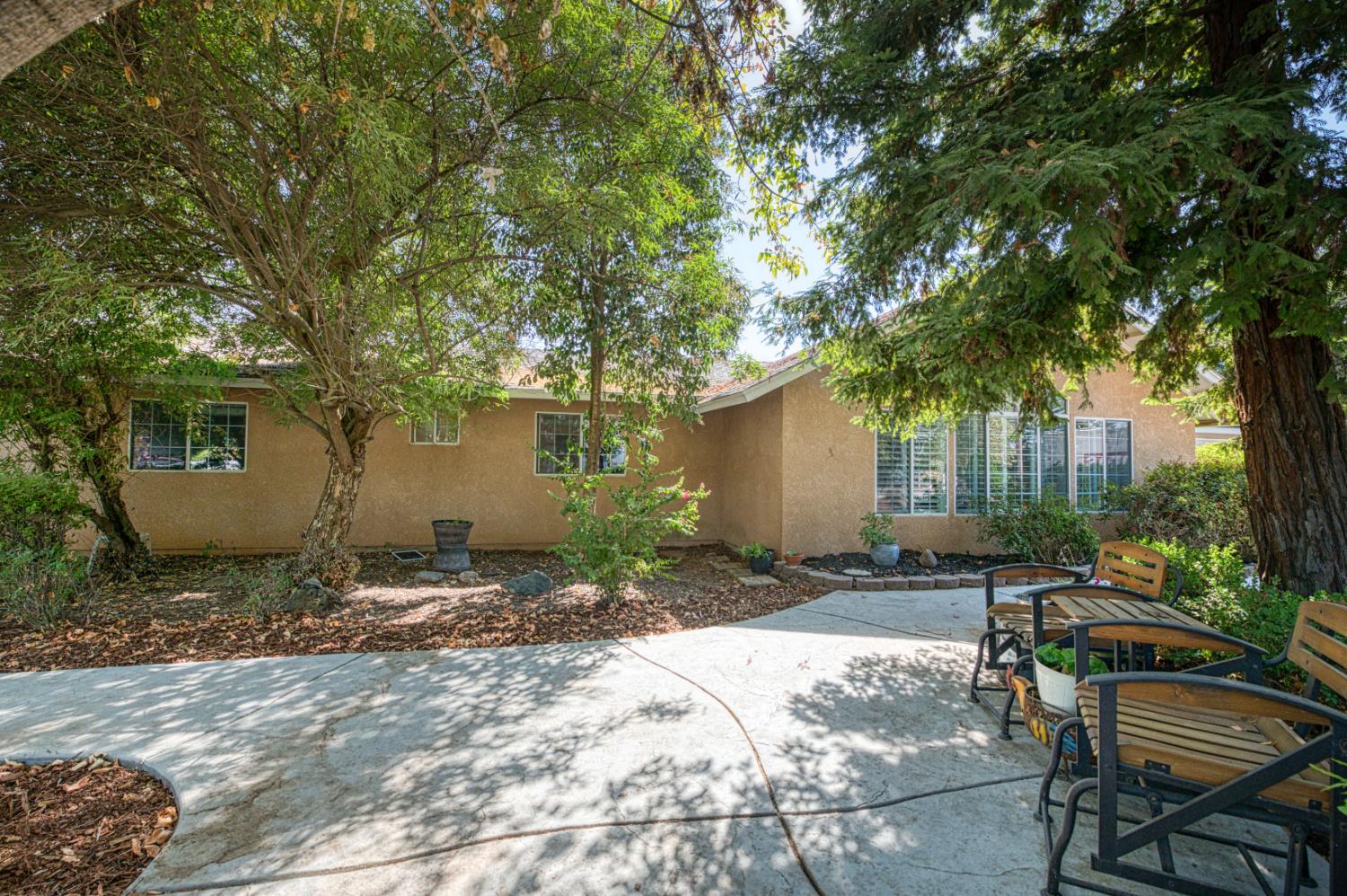 3496 N Academy Ave, Sanger, CA 93657