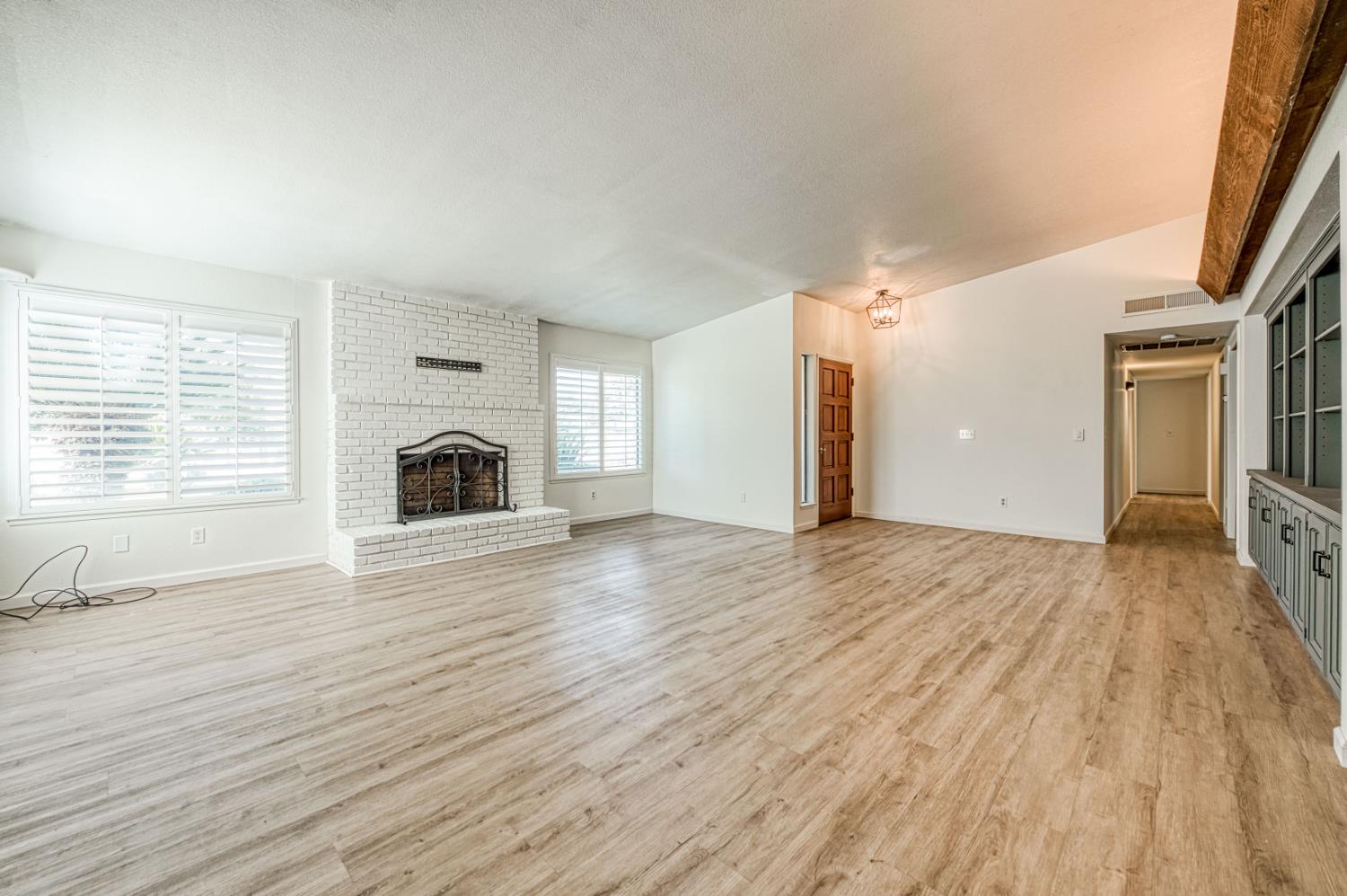 3496 N Academy Ave, Sanger, CA 93657