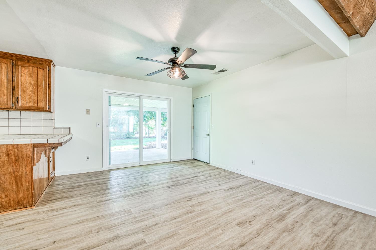 3496 N Academy Ave, Sanger, CA 93657