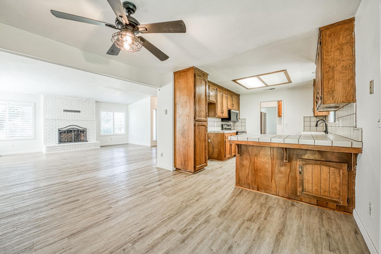 3496 N Academy Ave, Sanger, CA 93657
