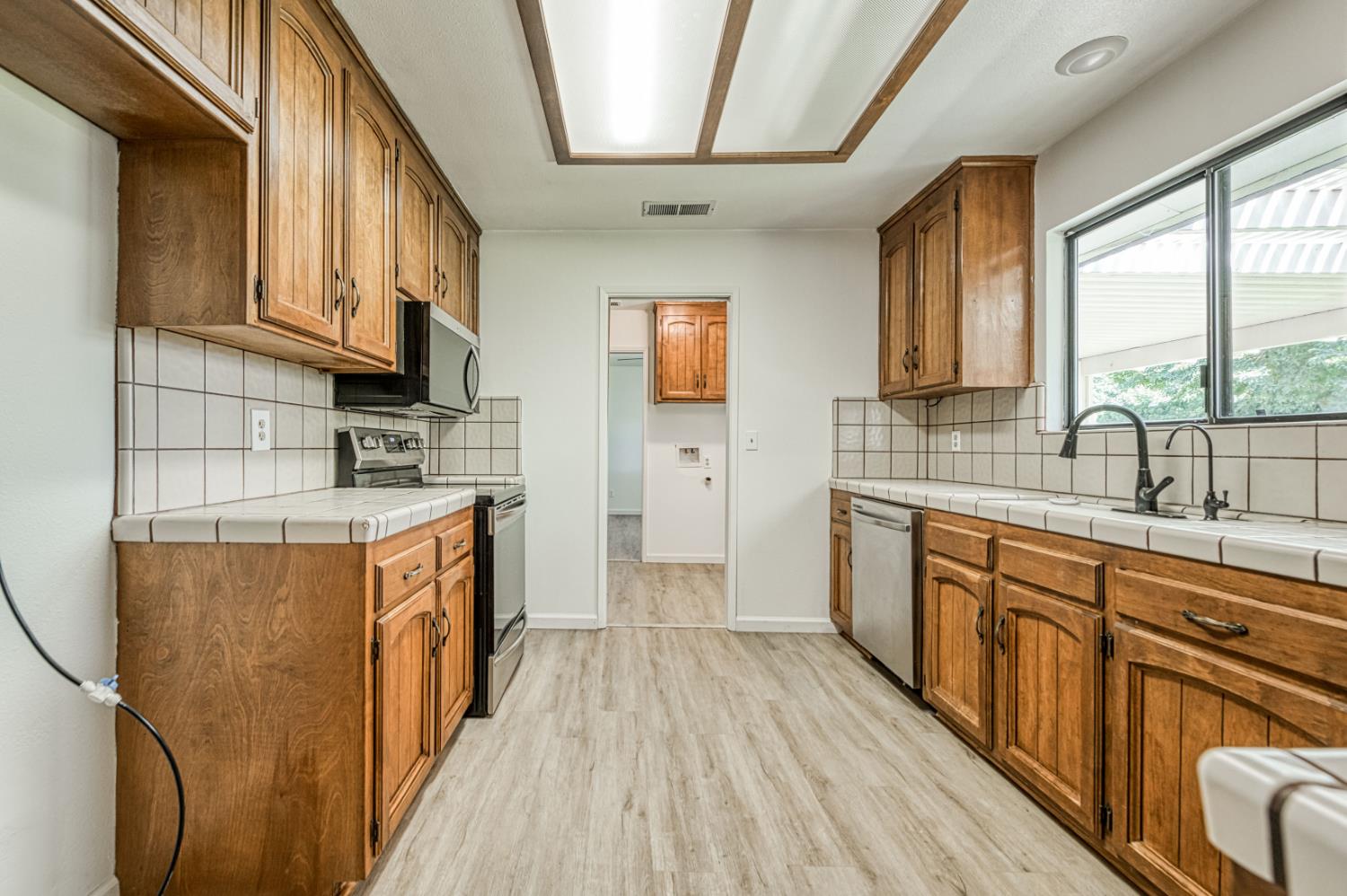 3496 N Academy Ave, Sanger, CA 93657