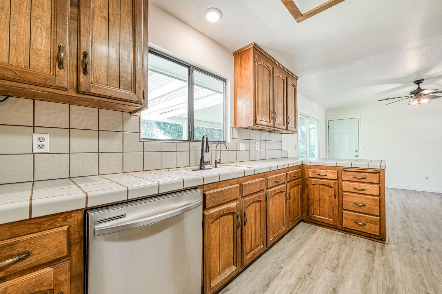 3496 N Academy Ave, Sanger, CA 93657