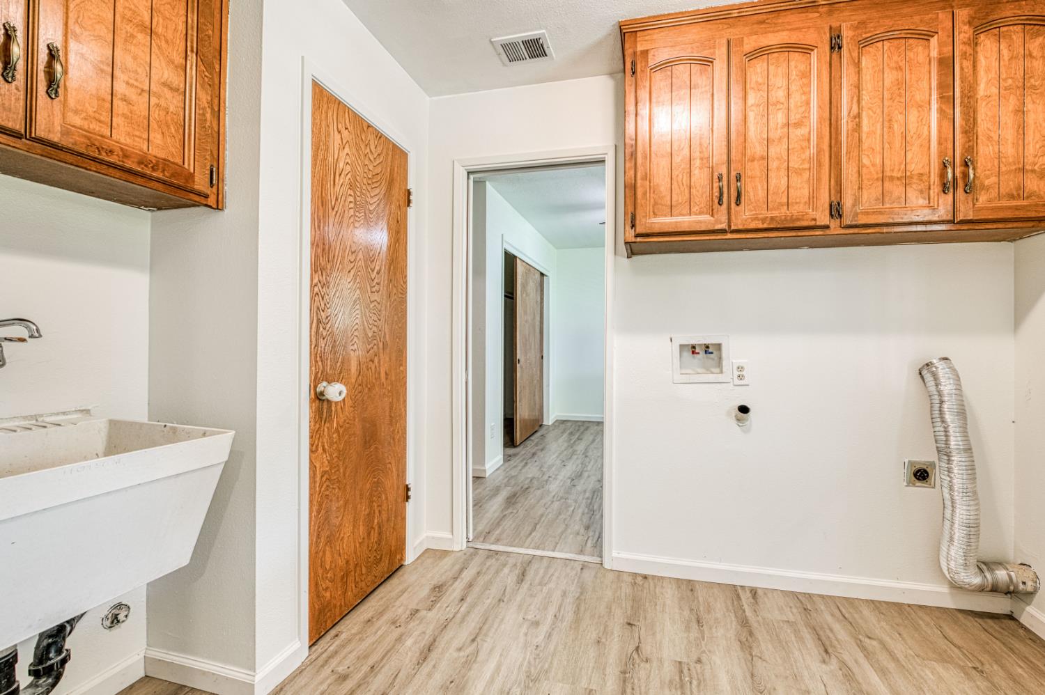 3496 N Academy Ave, Sanger, CA 93657