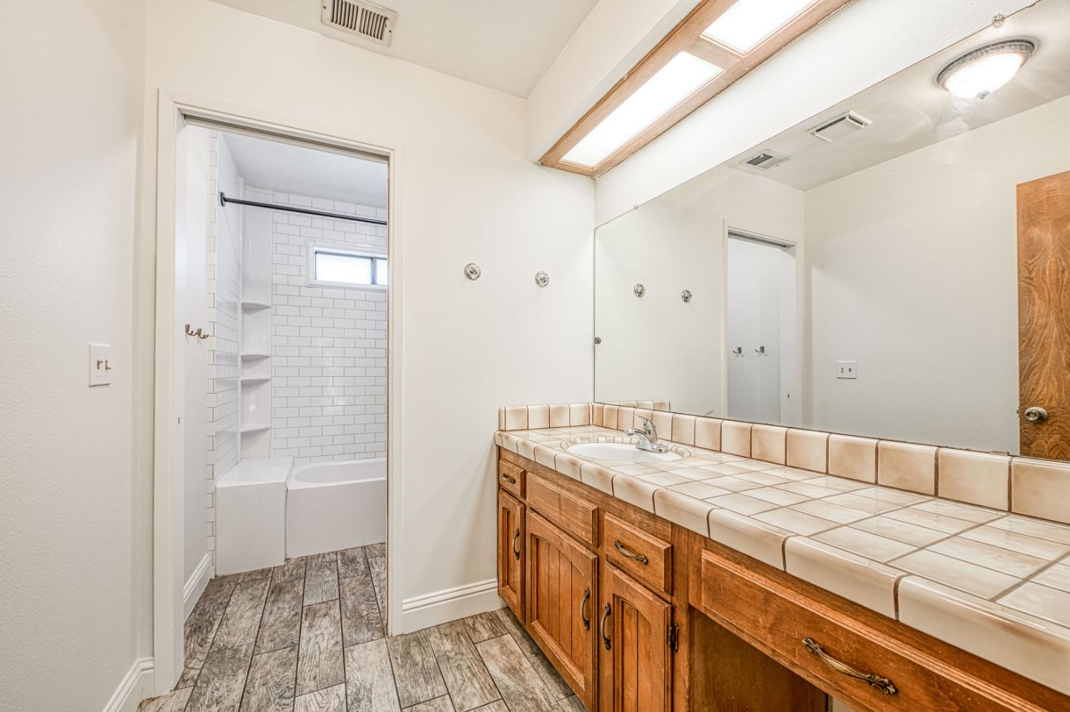 3496 N Academy Ave, Sanger, CA 93657