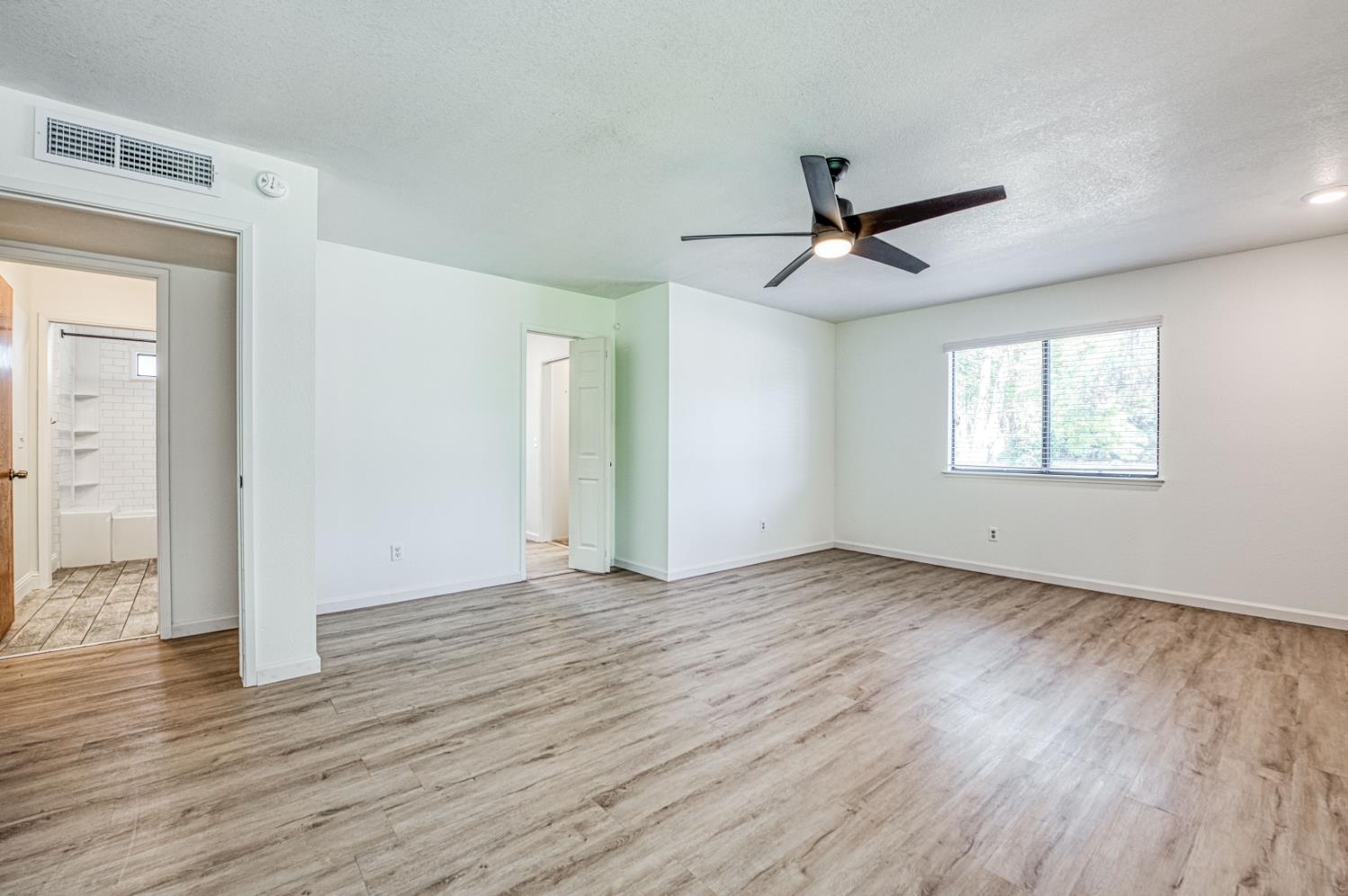 3496 N Academy Ave, Sanger, CA 93657