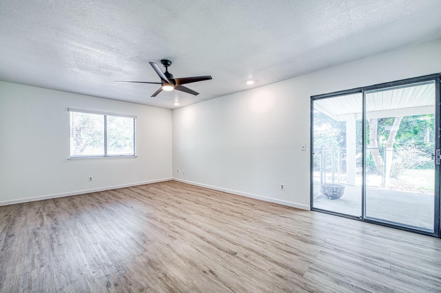 3496 N Academy Ave, Sanger, CA 93657