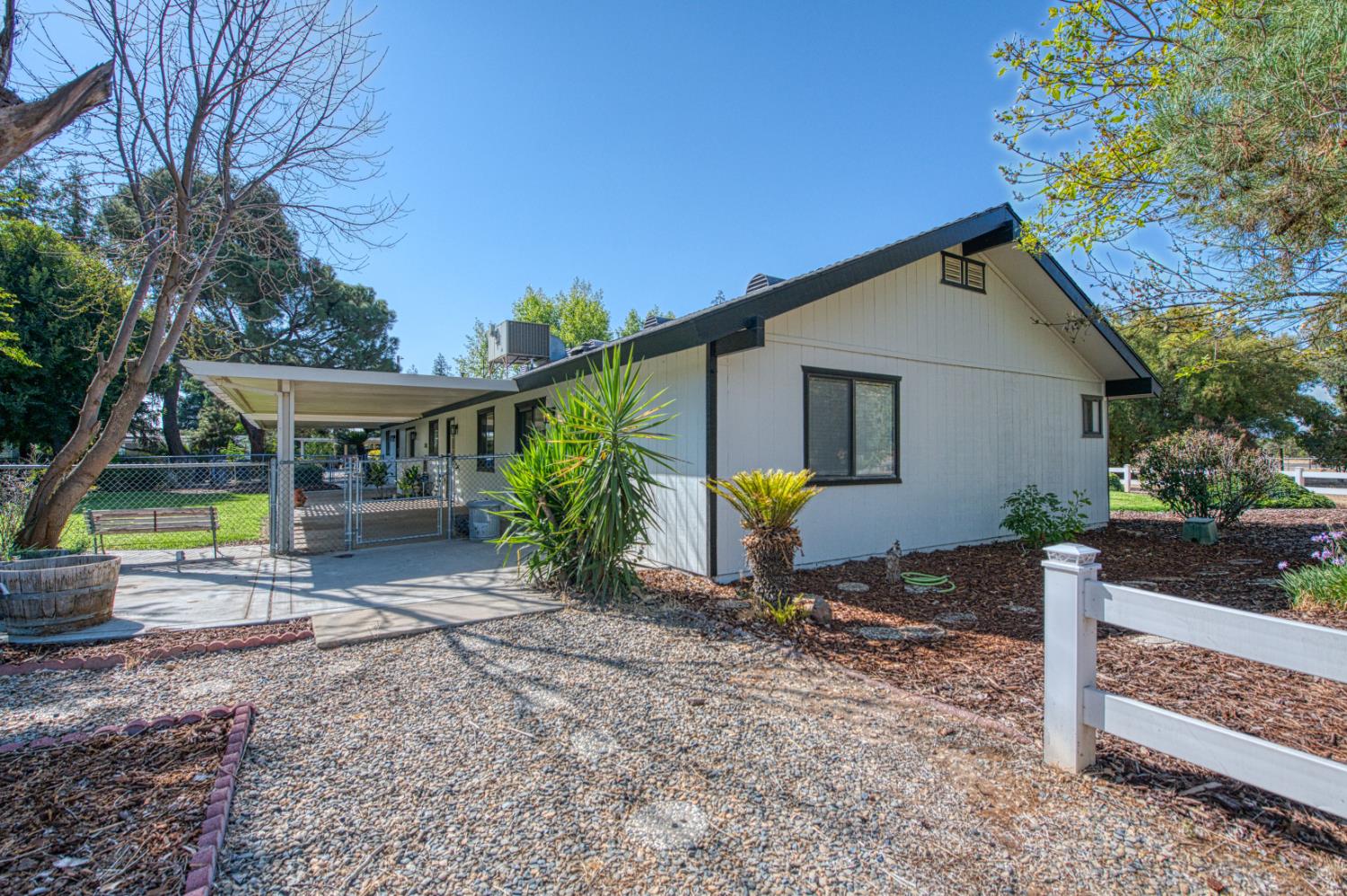 3496 N Academy Ave, Sanger, CA 93657