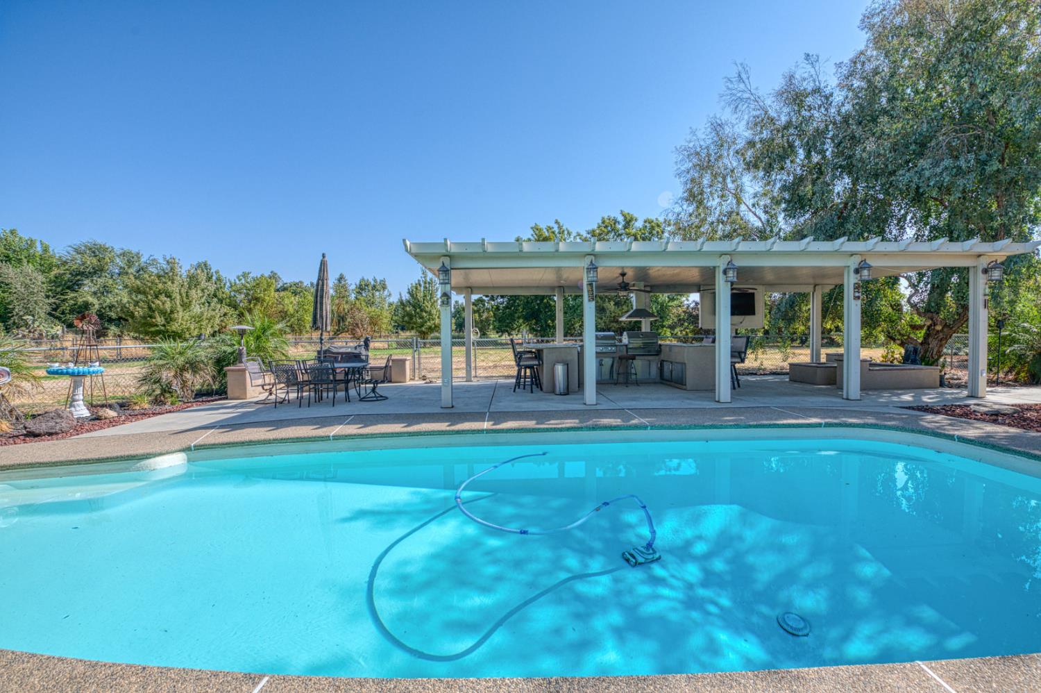 3496 N Academy Ave, Sanger, CA 93657