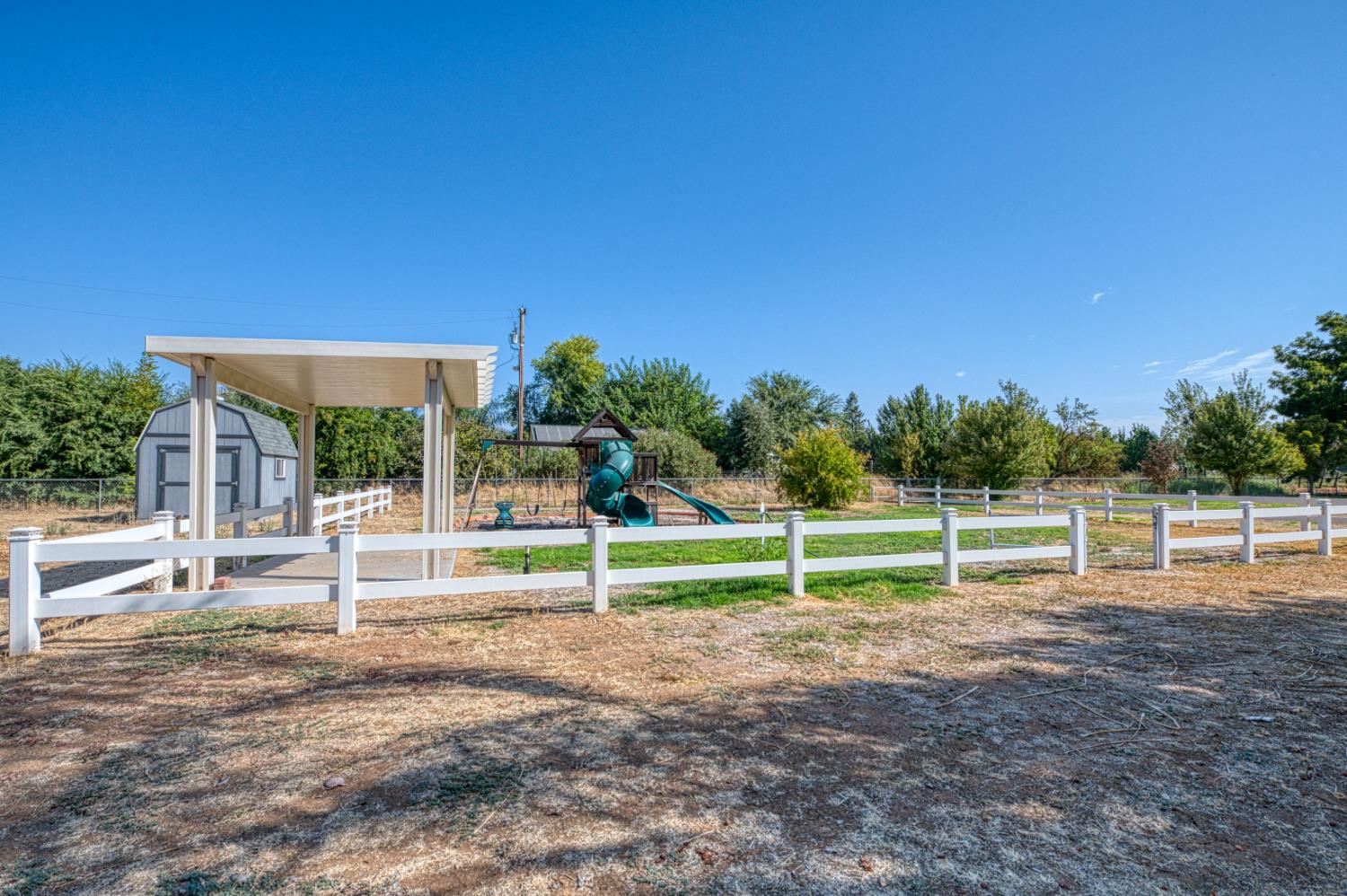 3496 N Academy Ave, Sanger, CA 93657