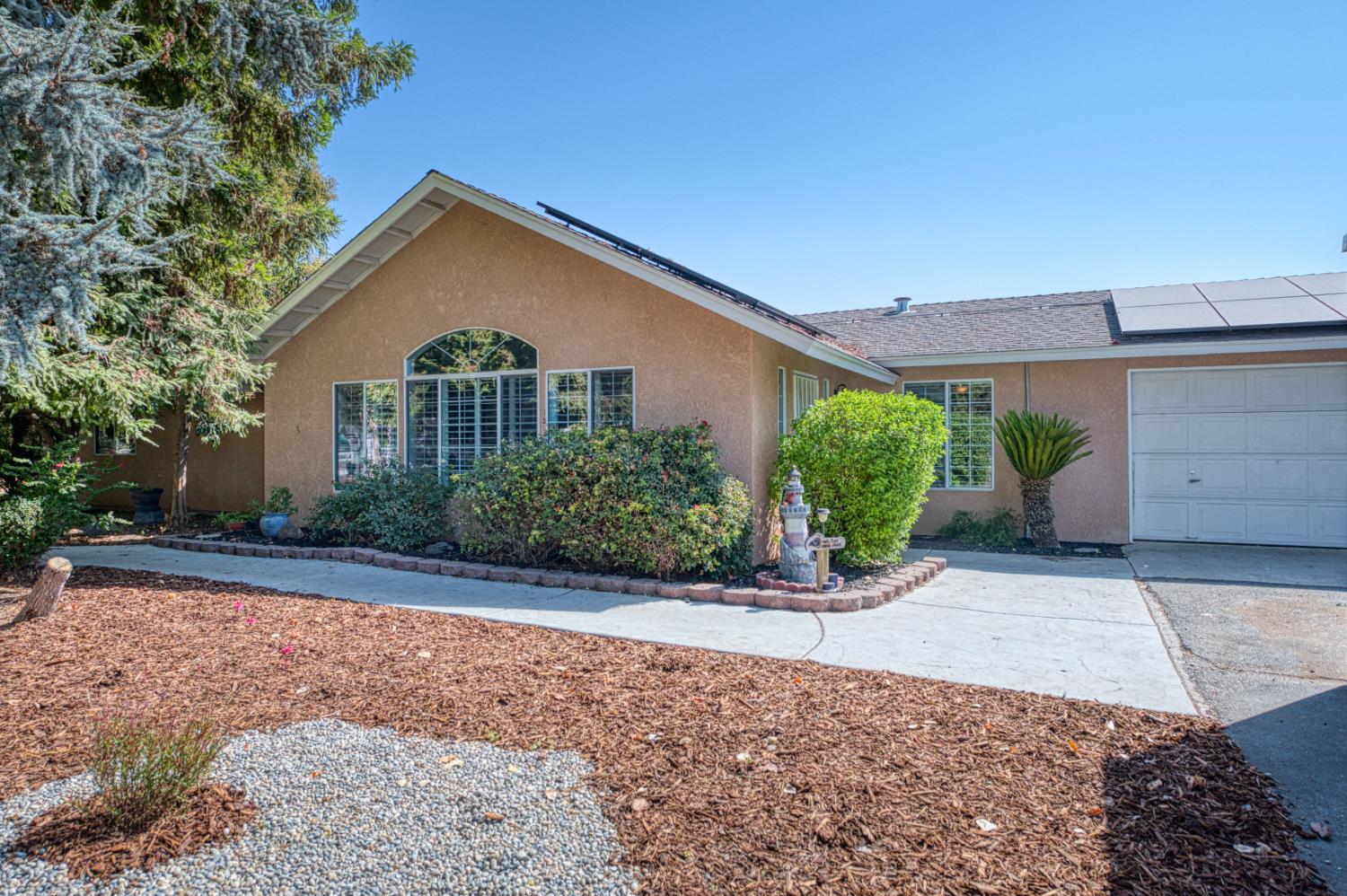 3496 N Academy Ave, Sanger, CA 93657