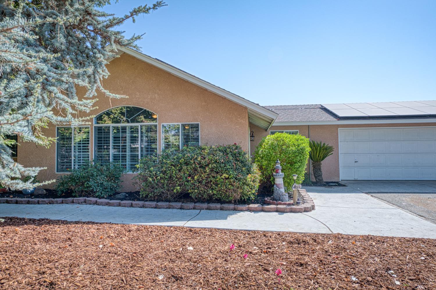 3496 N Academy Ave, Sanger, CA 93657