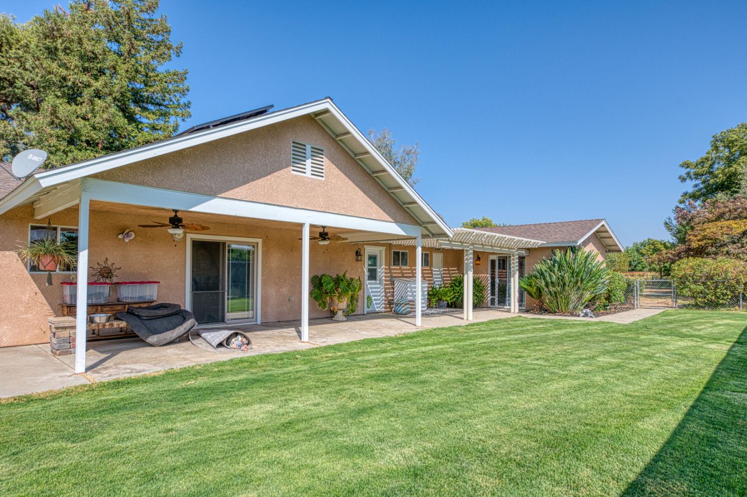 3496 N Academy Ave, Sanger, CA 93657